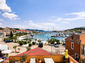 Apartments first row by the sea Jezera Murter